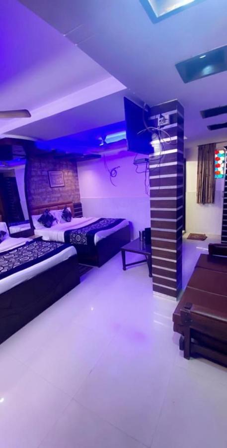 Hotel Roma Deluxe - New Delhi Railway Station Exterior foto