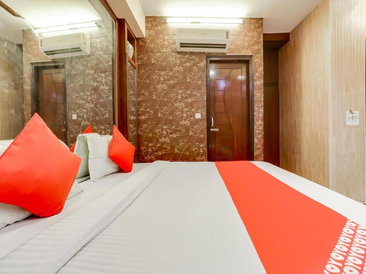 Hotel Roma Deluxe - New Delhi Railway Station Exterior foto