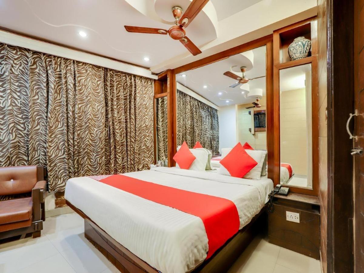 Hotel Roma Deluxe - New Delhi Railway Station Exterior foto