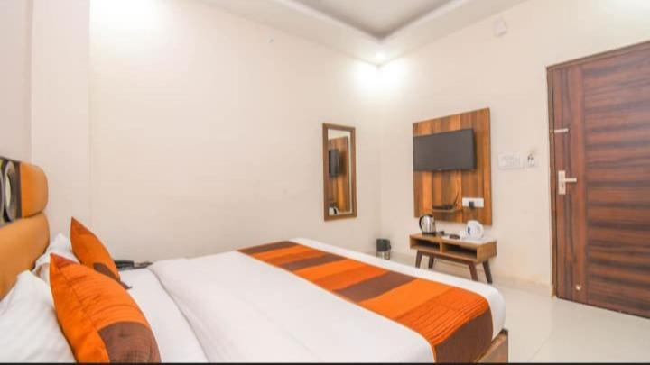 Hotel Roma Deluxe - New Delhi Railway Station Exterior foto